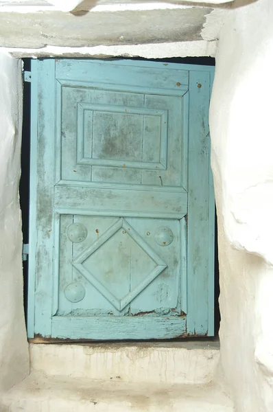 コルシカ島の古いターコイズブルーの窓のシャッターフランス — ストック写真