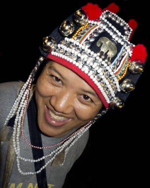 Tayland geleneksel giysiler giyiyor