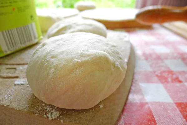 Deeg maken brood — Stockfoto