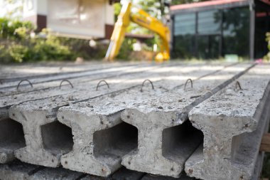 Ben inşaat sahasında beton kazık 
