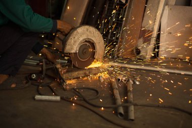 İşçi kullanımı elektrik değirmeni metal kesme 