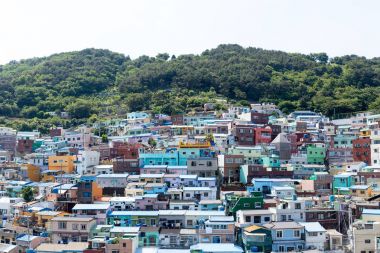3 Haziran 2017 - mavi gökyüzü ile Gamcheon kültür Köyü Busan Güney Kore