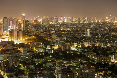 Bangkok kentin crapers gece zaman yüksek bina ile 