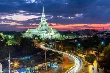 WAT sothorn wararam worawihan Tapınağı Cha choeng sao il Tha