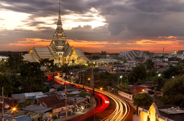 WAT sothorn wararam worawihan Tapınağı Cha choeng sao il Tha