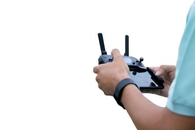 Ellerini bir adamın radyo ile izole dron kontrol 