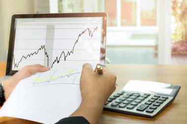 Laptop ve c evrak işlerini kontrol işadamı bildirdi
