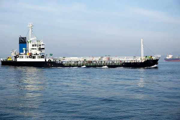 Navio-tanque comercial petrolífero e químico — Fotografia de Stock