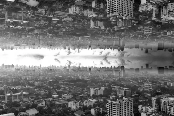 Fondo abstracto al revés paisaje urbano con nube de tormenta —  Fotos de Stock