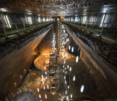 Salina Turda 'daki Rudolf madeni Romanya' nın Cluj ilinin ikinci büyük kenti Turda 'nın Durgau-Valea Sarata bölgesinde yer alan bir tuz madenidir.