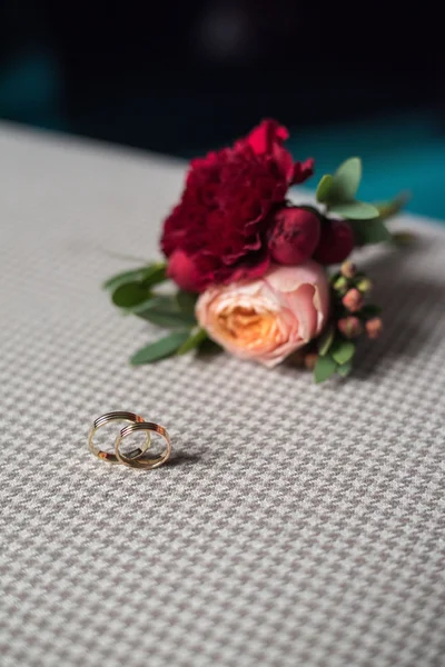 Szczegóły ślubu, bukiet pierścień — Zdjęcie stockowe