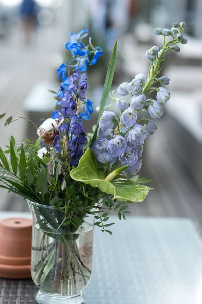 Decoração do casamento flores azul violeta — Fotografia de Stock