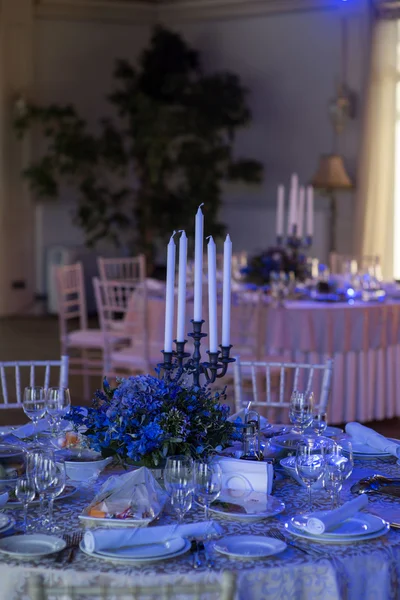 Decoração do casamento flores azul violeta — Fotografia de Stock