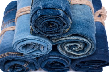 Kot yığın izole arka plan üzerinde rulo. 