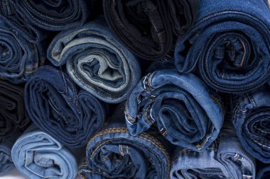 Kot yığın izole arka plan üzerinde rulo. 