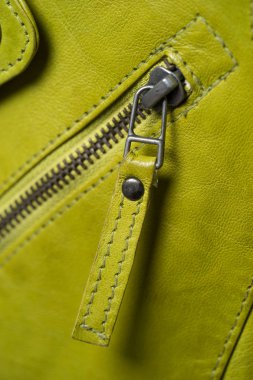 Yeşil deri ceket fermuarlar