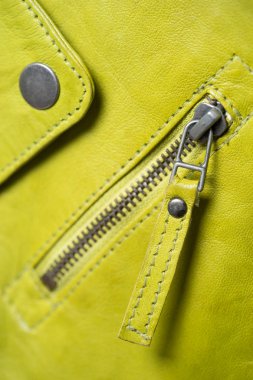 Yeşil deri ceket fermuarlar