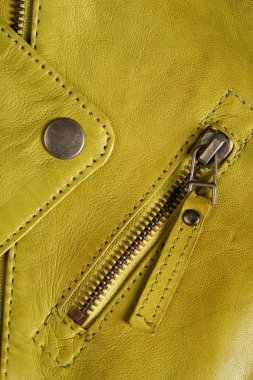 Yeşil deri ceket fermuarlar. Deri ceket makro Ayrıntılar.