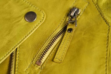 Yeşil deri ceket fermuarlar. Deri ceket makro Ayrıntılar. 