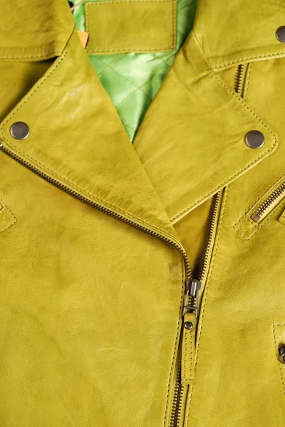 Jaqueta de couro cor verde. Jaqueta de couro macro detalhes . — Fotografia de Stock