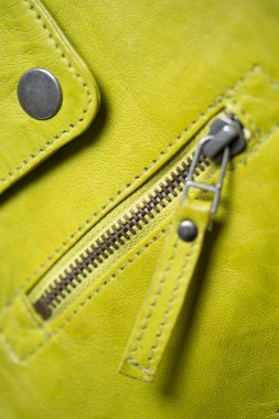 Yeşil deri ceket fermuarlar. Deri ceket makro Ayrıntılar. 