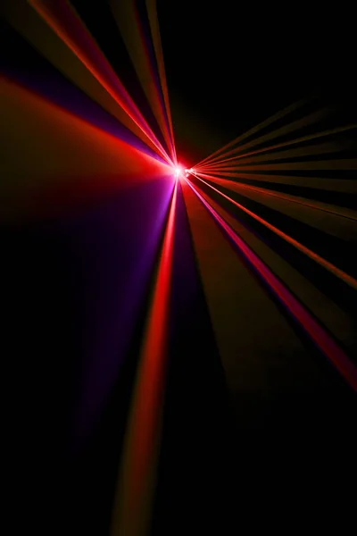 Laserový paprsek červené na černém pozadí — Stock fotografie
