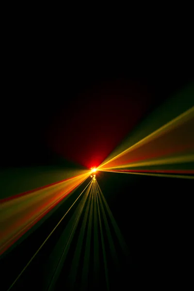 Laser fascio di inclinazione arancione su uno sfondo nero — Foto Stock