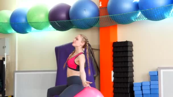 Fitness Sexy Žena Velmi Šťastná Baví Krásná Blondýnka Dlouhými Vlasy — Stock video