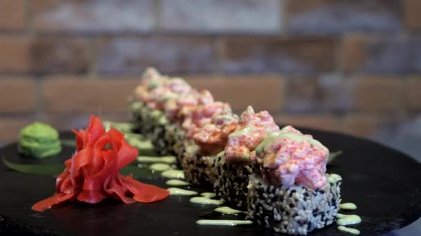 Des Petits Pains Américains Des Sushis Aux Crevettes Des Tours — Video