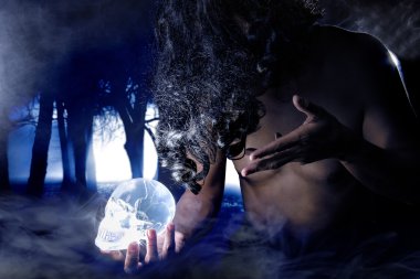 İlkel şaman ya da Cadı doktor