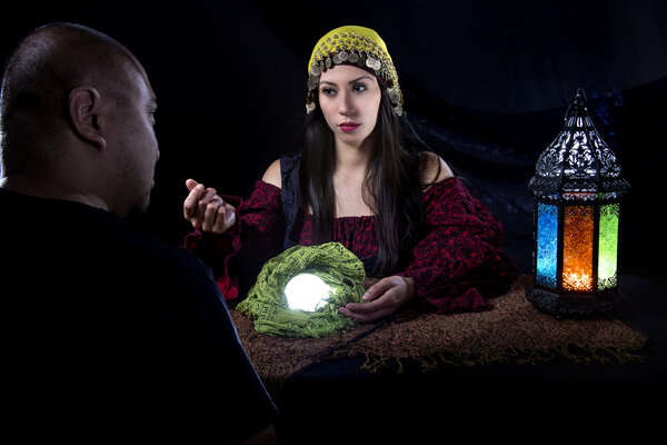 Доверчивая жертва мошенничества
