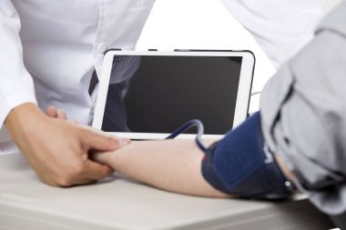 Dijital veya akıllı Tansiyon Aleti