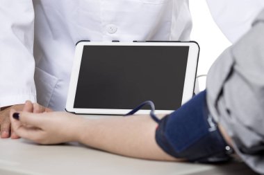 Dijital veya akıllı Tansiyon Aleti