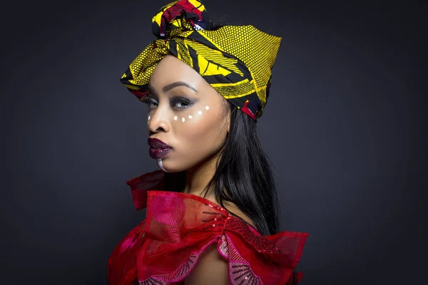 Nijeryalı Geleneksel Giyim Kabile Makyaj Yüz Boyama Giyerek Afrika Gurur — Stok fotoğraf