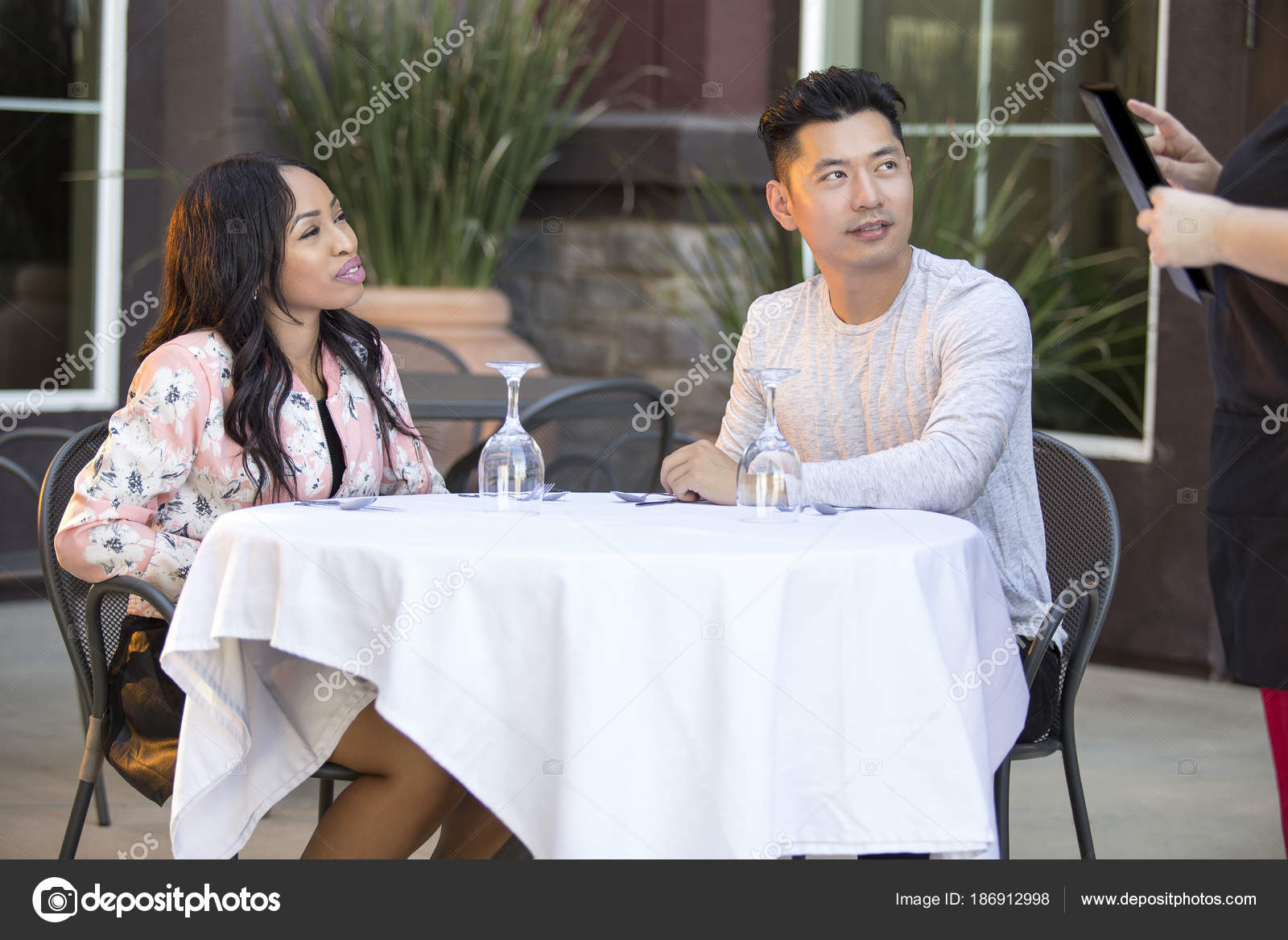 Ki kim kardashian most 2012-ben?