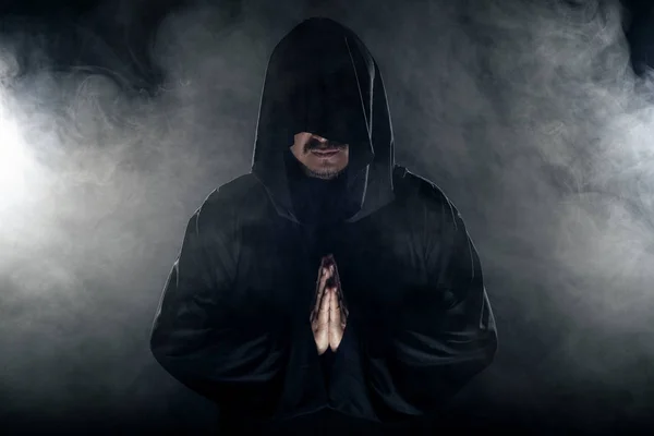 Man Dressed Dark Robe Looking Cult Leader Smoky Foggy Background — Stock Photo, Image