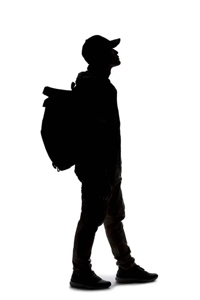 Silhouette Eines Mannes Der Einen Rucksack Trägt Und Aussieht Wie — Stockfoto