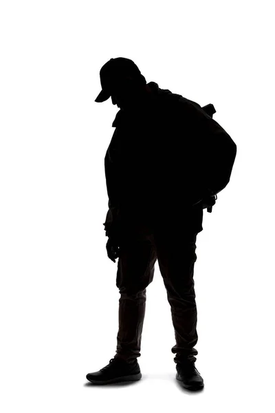 Silhouette Eines Mannes Der Einen Rucksack Trägt Und Aussieht Wie — Stockfoto