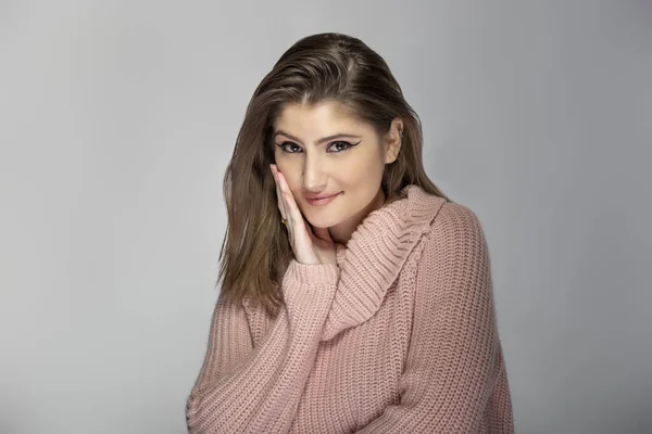 Close Portrait Young Caucasian Woman Wearing Pink Sweater Grey Background — Stock Photo, Image