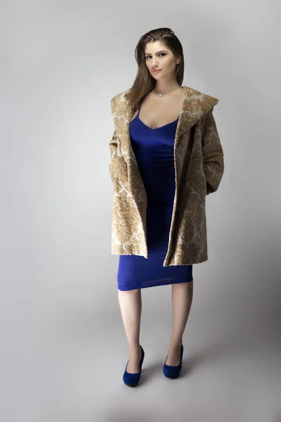 Female Fashion Model Wearing Beige Brocade Wool Cotton Coat Blue — Stock Photo, Image