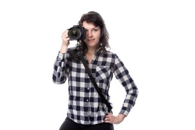 Elinde bir video kamera olan genç bir sanat öğrencisi profesyonel ya da amatör fotoğrafçı olmak için çalışıyor. Yaratıcı görünüyor ve foto muhabiri olmak için ilham alıyor.