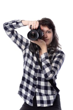 Elinde bir video kamera olan genç bir sanat öğrencisi profesyonel ya da amatör fotoğrafçı olmak için çalışıyor. Yaratıcı görünüyor ve foto muhabiri olmak için ilham alıyor.