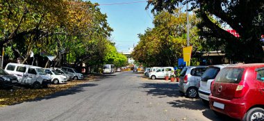 Dünyadaki korona virüsü salgını nedeniyle Hindistan 'ın başkenti Delhi' de bir yol açıldı.