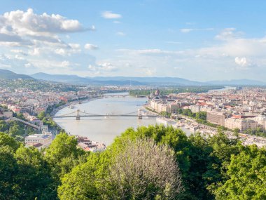 Gellert Hill 'den Budapeşte manzarası