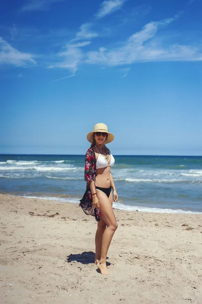 Girl Posing Beach — Stock Photo, Image