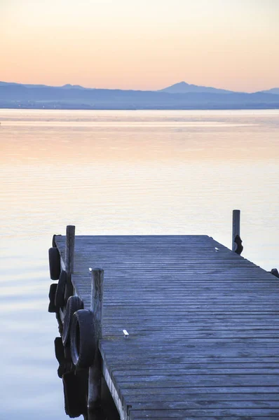 Jetty Sur Lac Coucher Soleil — Photo