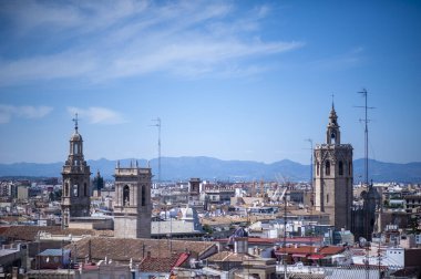 Valencia şehri mavi gökyüzü ile gökyüzü