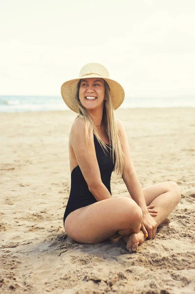 Ritratto Ragazza Sulla Spiaggia — Foto Stock