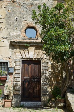 Chianti bölgesinin ortasında eski bir kasaba.