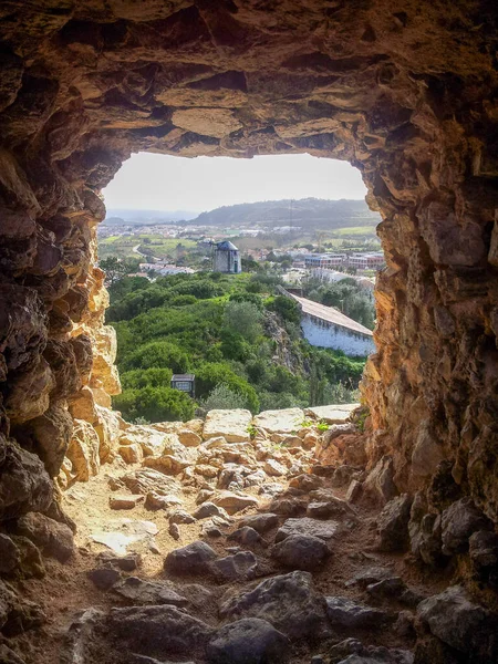 Ściana Obidos Otworem Widokiem Miasto — Zdjęcie stockowe